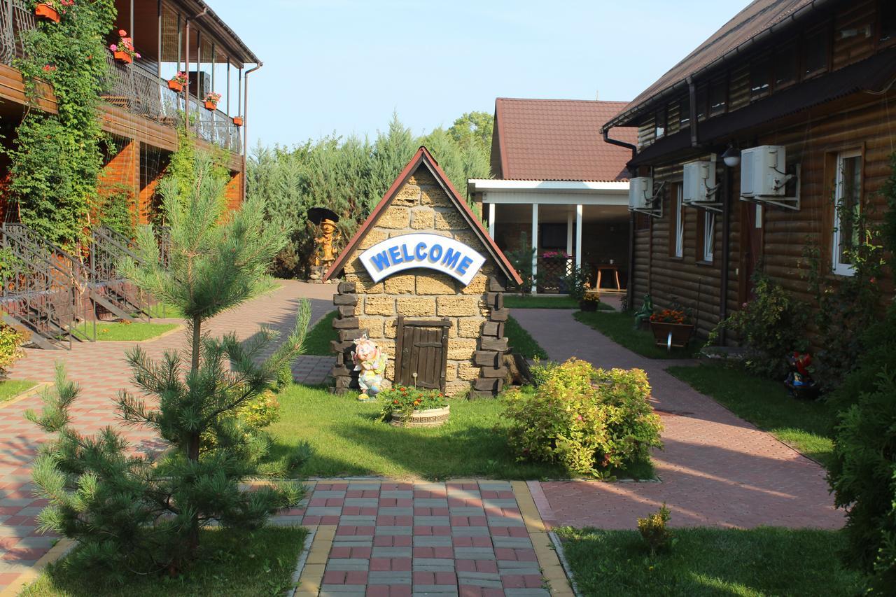 Hotel-Complex Mizh Triokh Ozer 스비티아즈 외부 사진